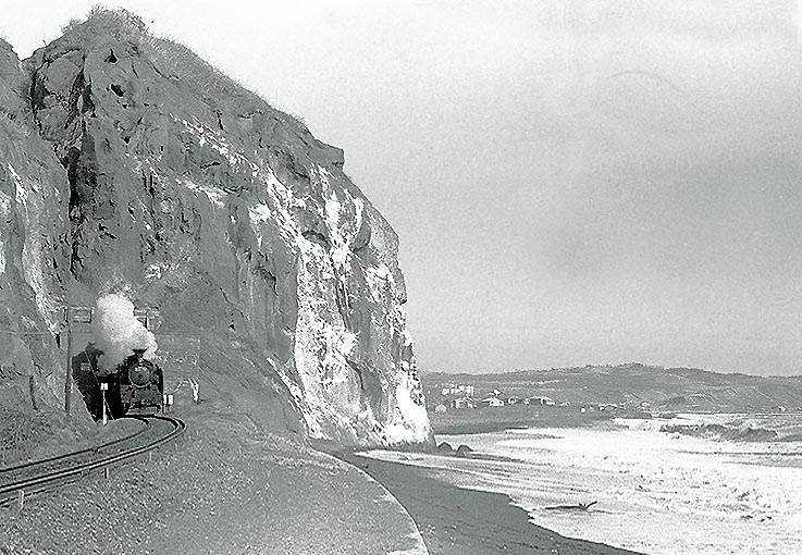 JNR Hidakahonsen line[3] goes the beach 1969-71