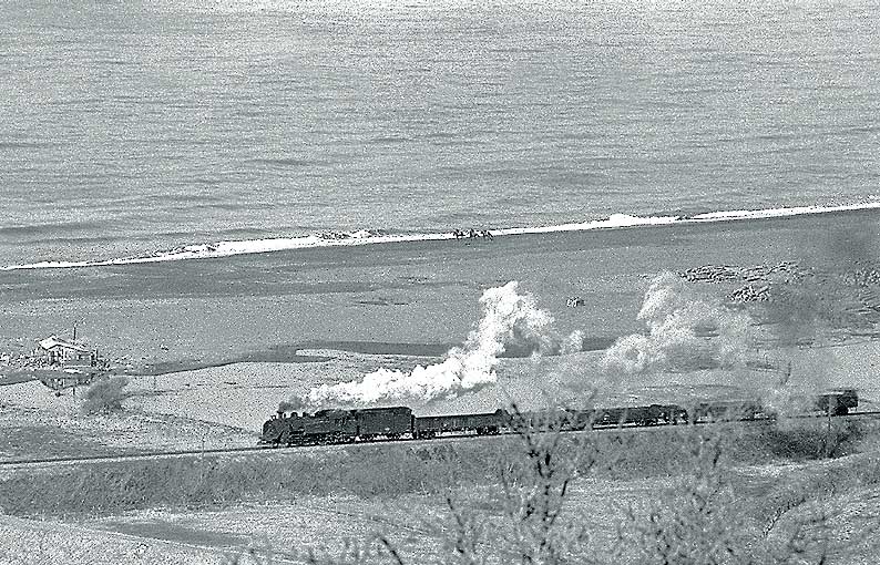 JNR Hidakahonsen line[3] goes the beach 1969-71